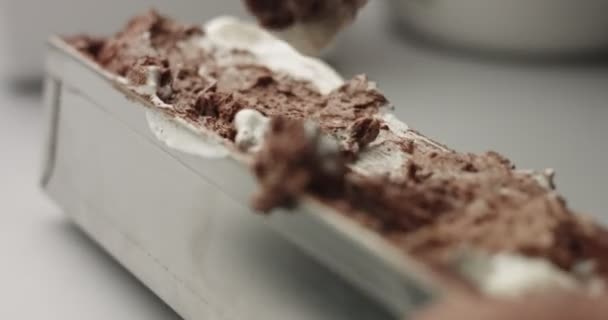 クリームとチョコレートを混合 — ストック動画