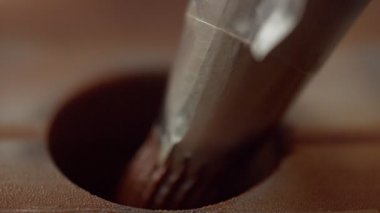 pasta torba şeker kalıp formu ile krem çikolata dolum closeup
