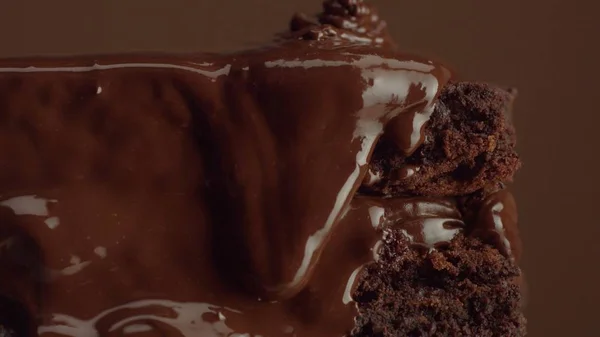 Pastel de chocolate con crema de chocolate con diferente textura —  Fotos de Stock