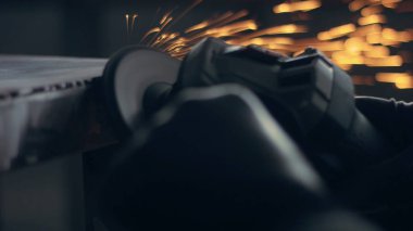 Endüstriyel değirmeni kullanarak alt