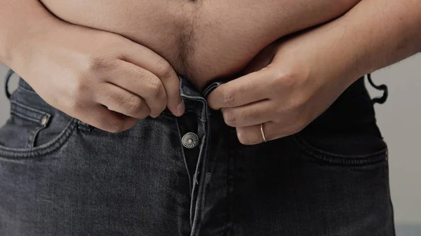Sobrepeso hombre primer plano de vientre — Foto de Stock