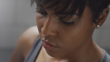 portre karma yarış kadın portre bir huzur içinde fitness egzersiz sırasında