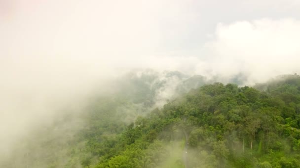 Vista aérea de una montaña en Tailandia — Vídeo de stock