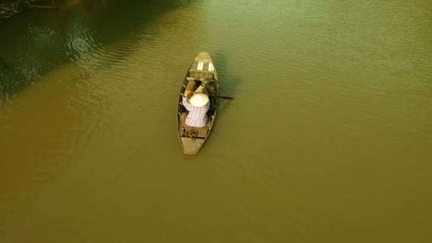 Тайские Рыбаки Ловят Рыбу Реке Немоторизованной Весло Простой Образ Жизни — стоковое видео