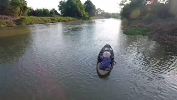 Thailändska Fiskare Fiskar Floden Med Icke Motoriserade Paddel Det Enkel — Stockvideo