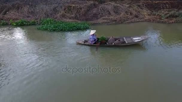 Thailändska Fiskare Fiskar Floden Med Icke Motoriserade Paddel Det Enkel — Stockvideo