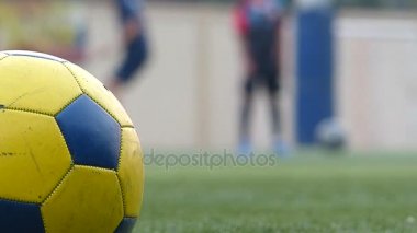 Futbol eğitim alanı gençlik için Tayland atmosferini