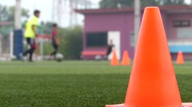 Futbol eğitim alanı gençlik için Tayland atmosferini
