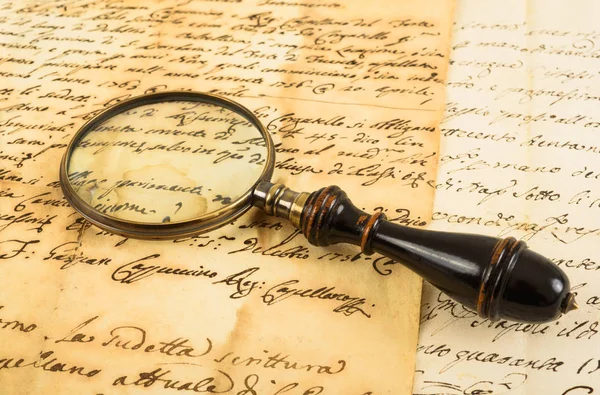 Old magnifying glass — Stock Photo, Image