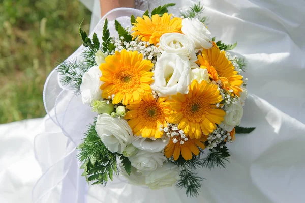 Svatební kytice s gerbera — Stock fotografie