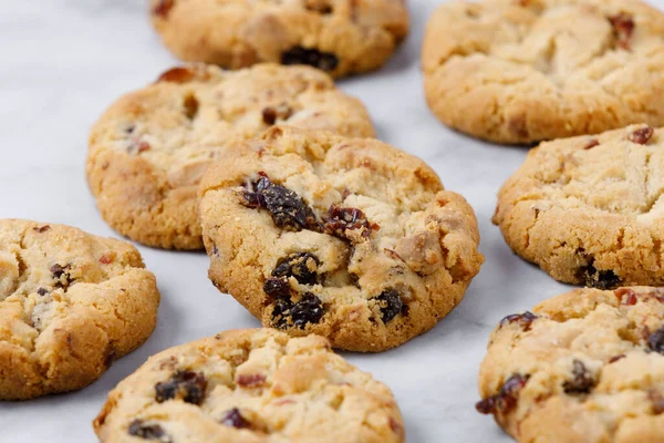 Biscuits Aux Canneberges Faits Maison Sur Fond Marbre Gros Plan — Photo