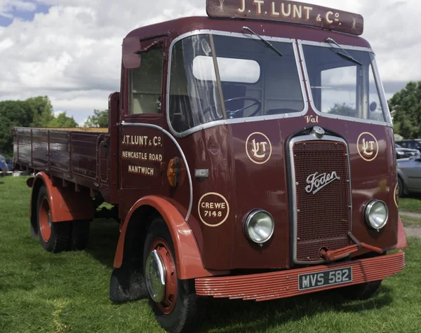 Vintage Foden truck at a village show — Stock Photo, Image