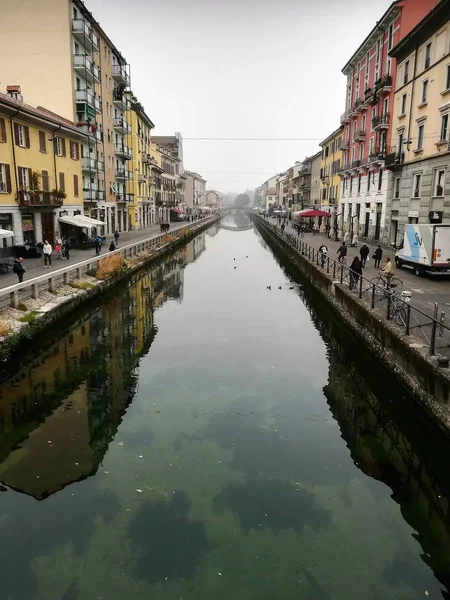 Milão Itália Outubro 2017 Naviglio Grande Ponto Encontro Boêmio Cidade — Fotografia de Stock