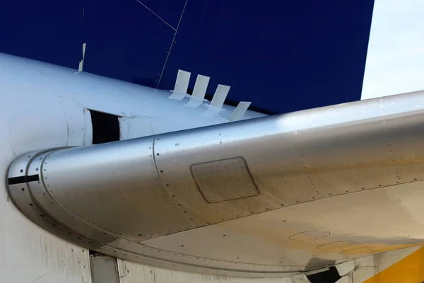 Detail Heck Eines 737 Flugzeugs Beim Ausparken Auf Dem Parkplatz — Stockfoto