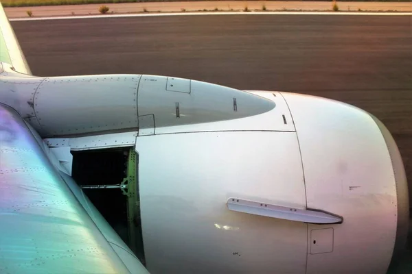 Imagem Interessante Turbina Uma Aeronave 737 Durante Fase Voo Pouso — Fotografia de Stock