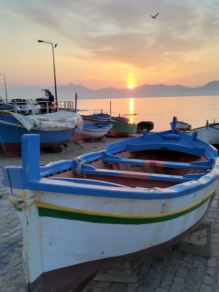 Збудливе Зображення Рибальського Човна Заході Сонця Порту — стокове фото