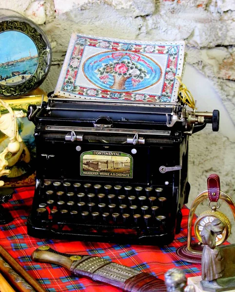 Evocative Image Old Typewriter Vintage Market — Stock Photo, Image