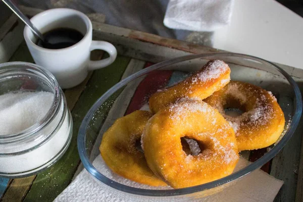 Donuts Açúcar Caseiros Para Café Manhã Com Uma Xícara Café — Fotografia de Stock