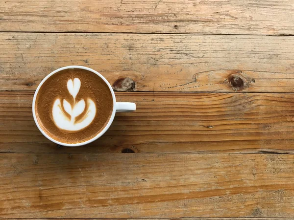 Cangkir Kopi Cappuccino Panas Dengan Seni Latte Tulip Yang Indah — Stok Foto