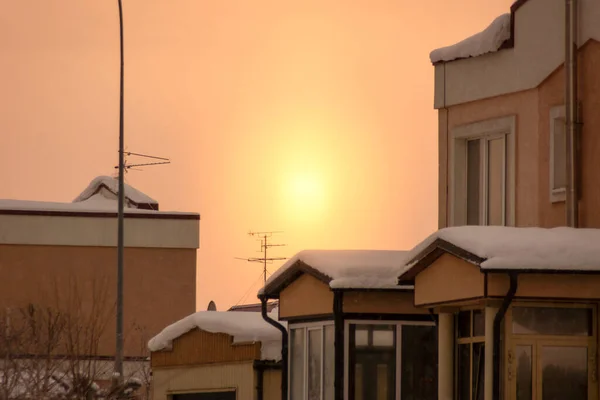 Sunrise Winter Morning Cottage Building Yellow Sun Antenna Dark Spots — Stock Photo, Image
