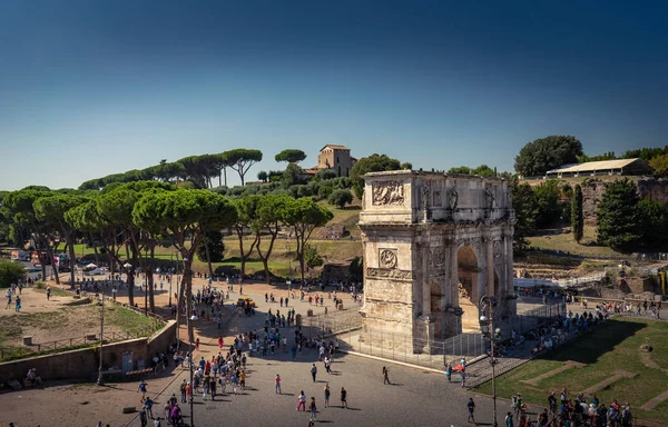 Η Αψίδα του Τίτου στο Ρωμαϊκό Φόρουμ. Όμορφη ταξιδιωτικός προορισμός εικόνα - Ρώμη, Ιταλία — Φωτογραφία Αρχείου