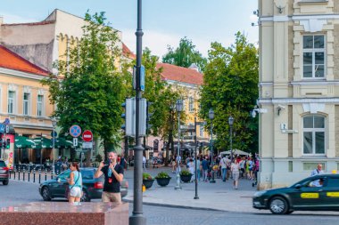 06-13-2019. Vilnius, Litvanya. Eski şehrin caddesi. Hafta sonu..