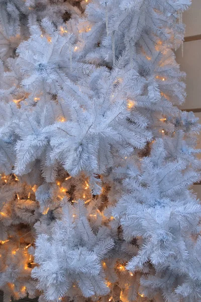 Decoraciones Navideñas Árbol Navidad Blanco Esperando Año Nuevo Primer Plano — Foto de Stock