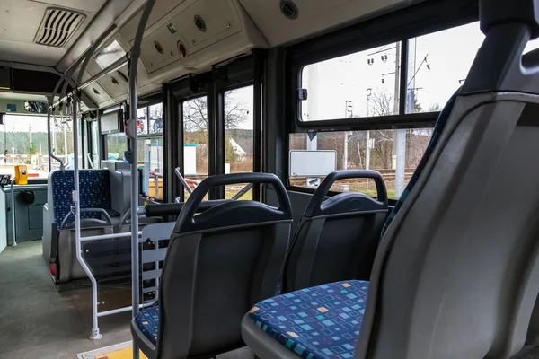 Внутри Городского Автобуса Панорамный Вид Сзади — стоковое фото