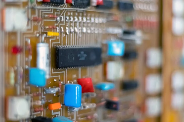 Elektrische Schalttafel Platinen Mit Mikrochips Und Widerständen Nahaufnahme — Stockfoto