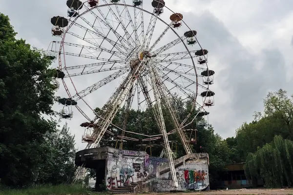 2019 Elektrenai Lituania Parque Atracciones Ciudad Rusty Ferris Wheel — Foto de Stock