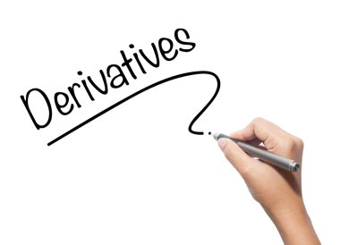 Kadın el türevleri ile siyah kalemi görsel dağ eteğindeki taş yığını üzerinde yazma.