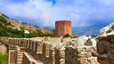 Alanya Kalesi taş duvar görünümünü