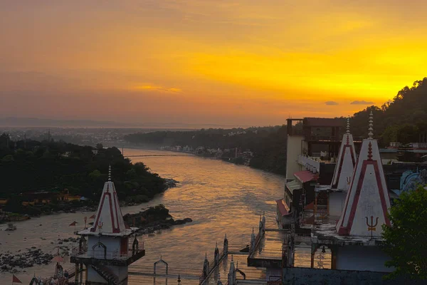 Pôr do sol sobre o rio Ganges — Fotografia de Stock