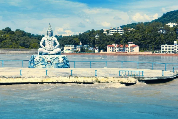 Standbeeld van lord shiva — Stockfoto