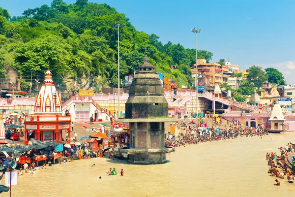 Haridwar Índia Agosto Peregrinos Hindus Tomam Banho Sagrado Nas Águas — Fotografia de Stock