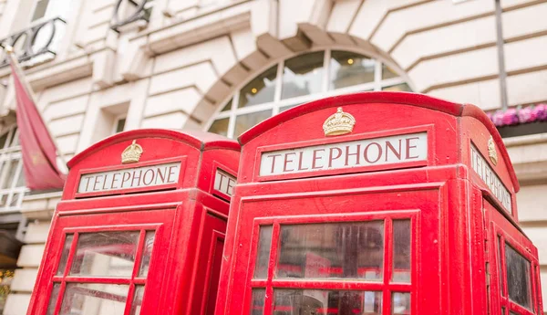 Londra kırmızı telefon kulübesi — Stok fotoğraf