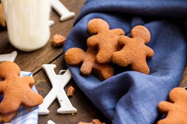 Tahta masada Noel kurabiyeleri