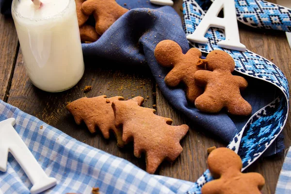 Tahta masada Noel kurabiyeleri