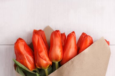 buket Lale beyaz arka plan üzerinde