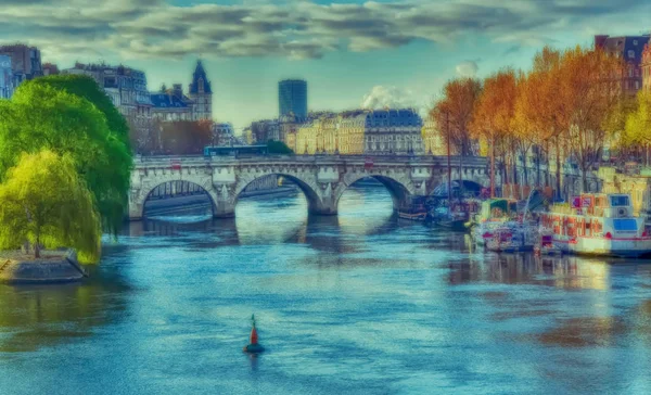 Seine Nehri ve Sully, Paris, Fransa Köprüsü manzarası — Stok fotoğraf