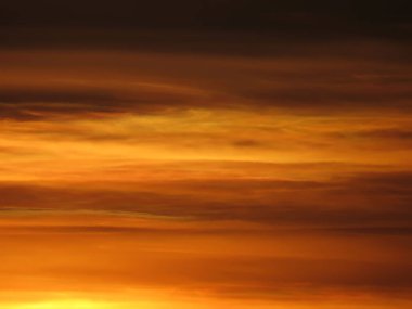 Ateşli gökyüzü günbatımı