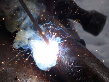 Kaynak eski paslı demir