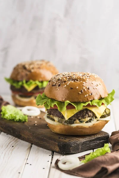 Classic Burger with beef Patty, fresh lettuce, onions, pickles,