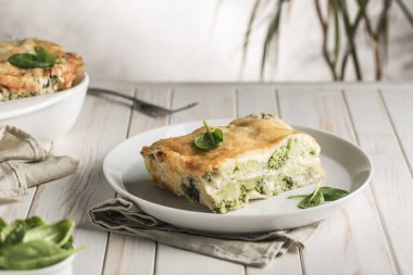 İtalyan lazanyası, ıspanaklı ve brokolili.