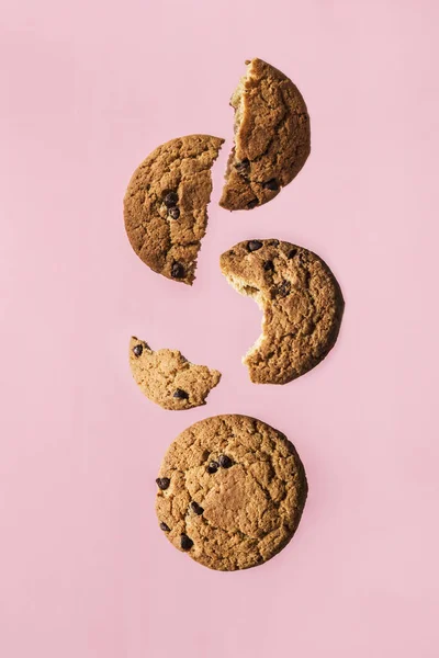 Whole Oatmeal Cookies Pieces Float Air Pink Background Concept Morning — Stock Photo, Image