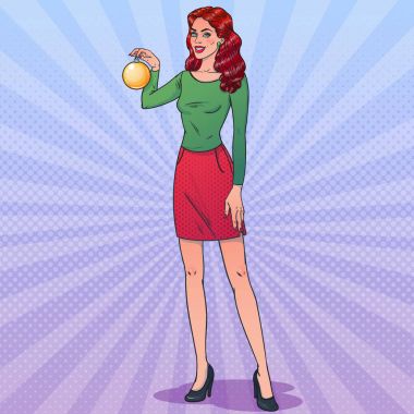 Noel ağacı oyuncak el tutan kadın. Tam yükseklikte. Vektör çizim pop sanat tarzı. Yeni yıl Tema.