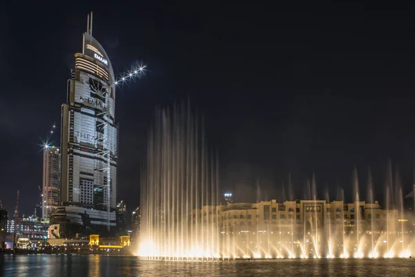 Dubai-Brunnen bei Nacht — Stockfoto