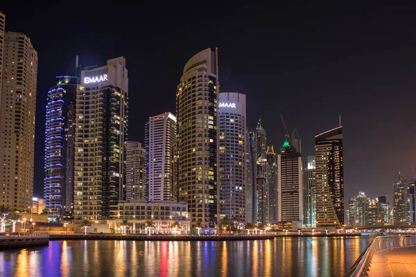 Dubai Marina nocą — Zdjęcie stockowe