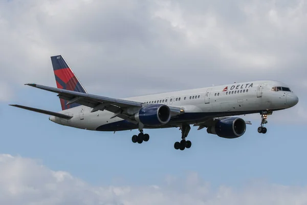 Boeing 757 Delta Airlines — Stock Photo, Image