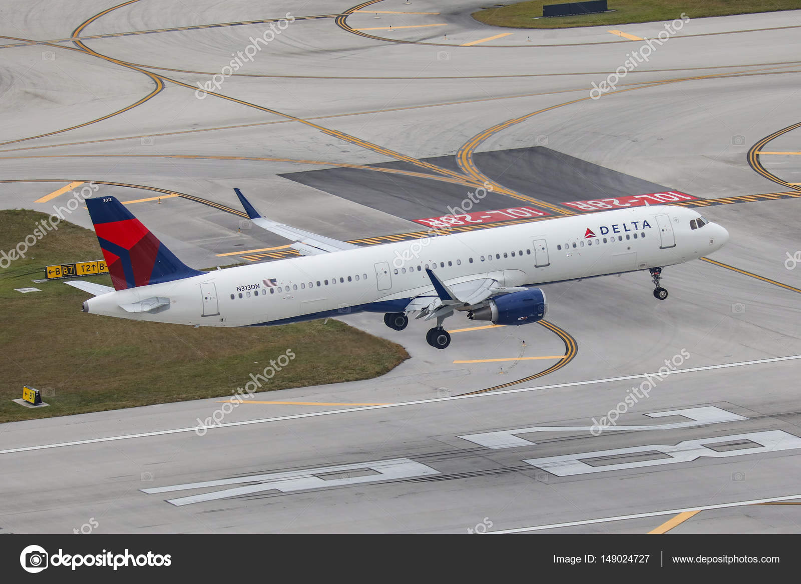 Airbus A321 Delta Airlines Stock Editorial Photo © adameq2 149024727